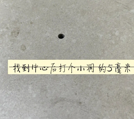 张家界市瓷砖空鼓维修公司专业解答在瓷砖铺贴过程中，如果砂料搅拌不均匀，将会带来以下问题